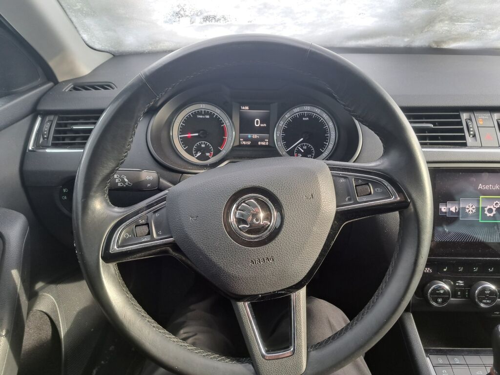 Skoda Octavia 2018 Ruskea (beige)