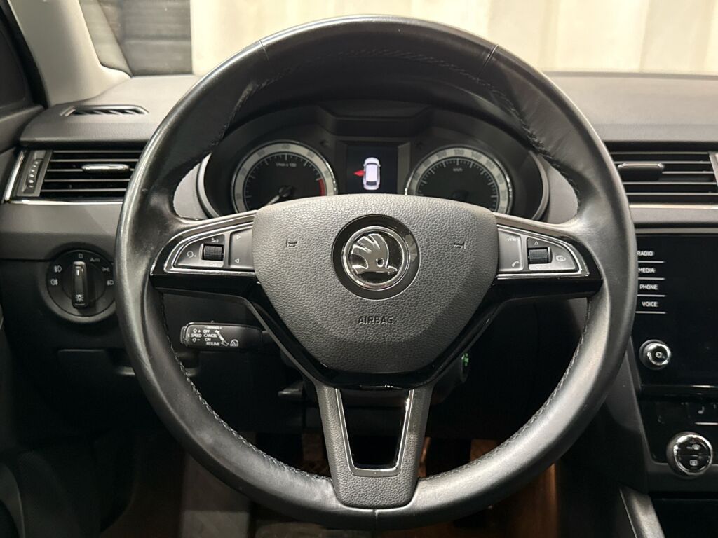 Skoda Octavia 2018 Ruskea (beige)