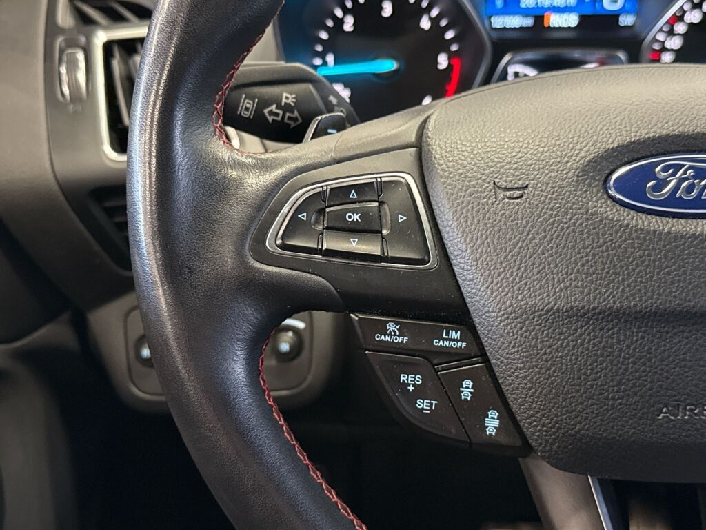 Ford Kuga 2018 Ruskea (beige)