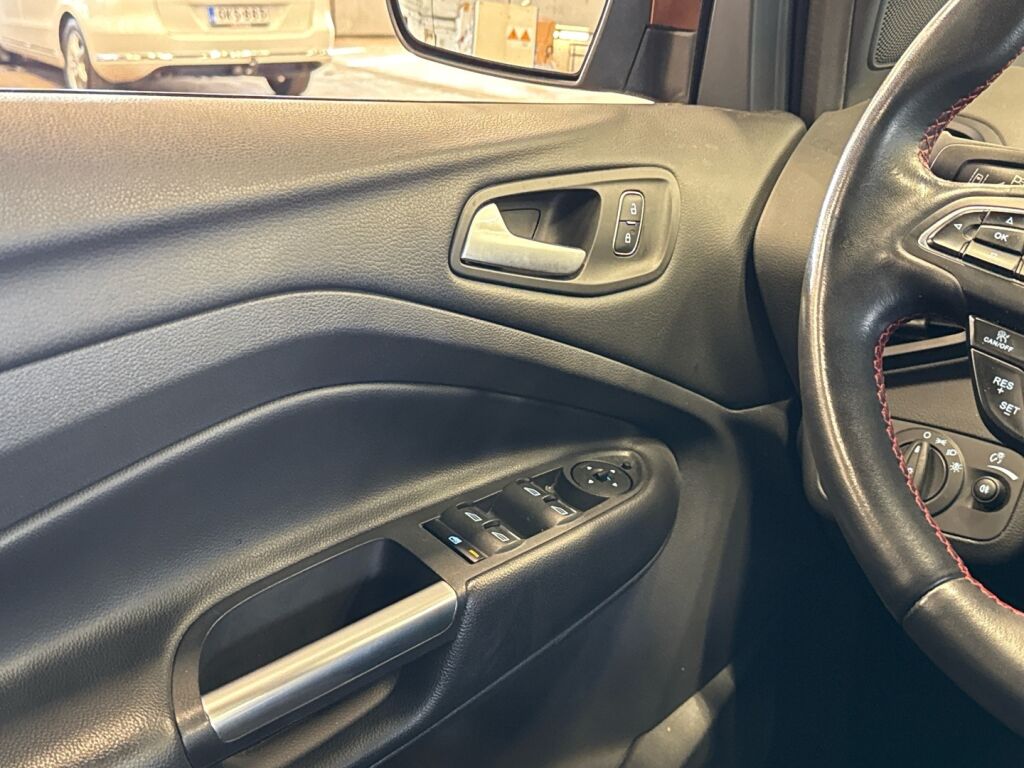 Ford Kuga 2018 Ruskea (beige)