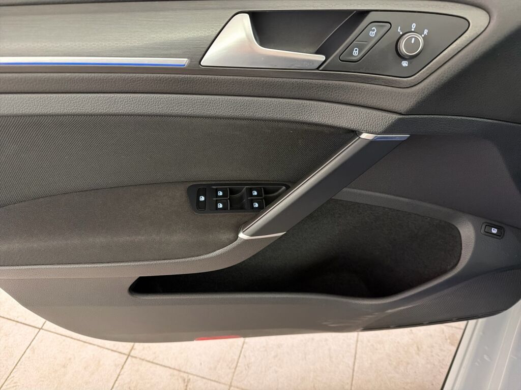 Volkswagen Golf 2019 Hopea