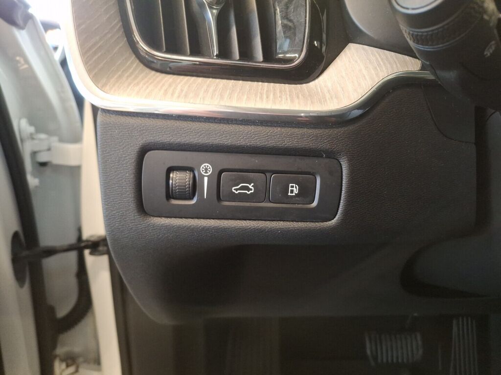 Volvo XC60 2018 Valkoinen