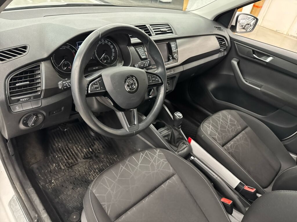 Skoda Fabia 2019 Valkoinen