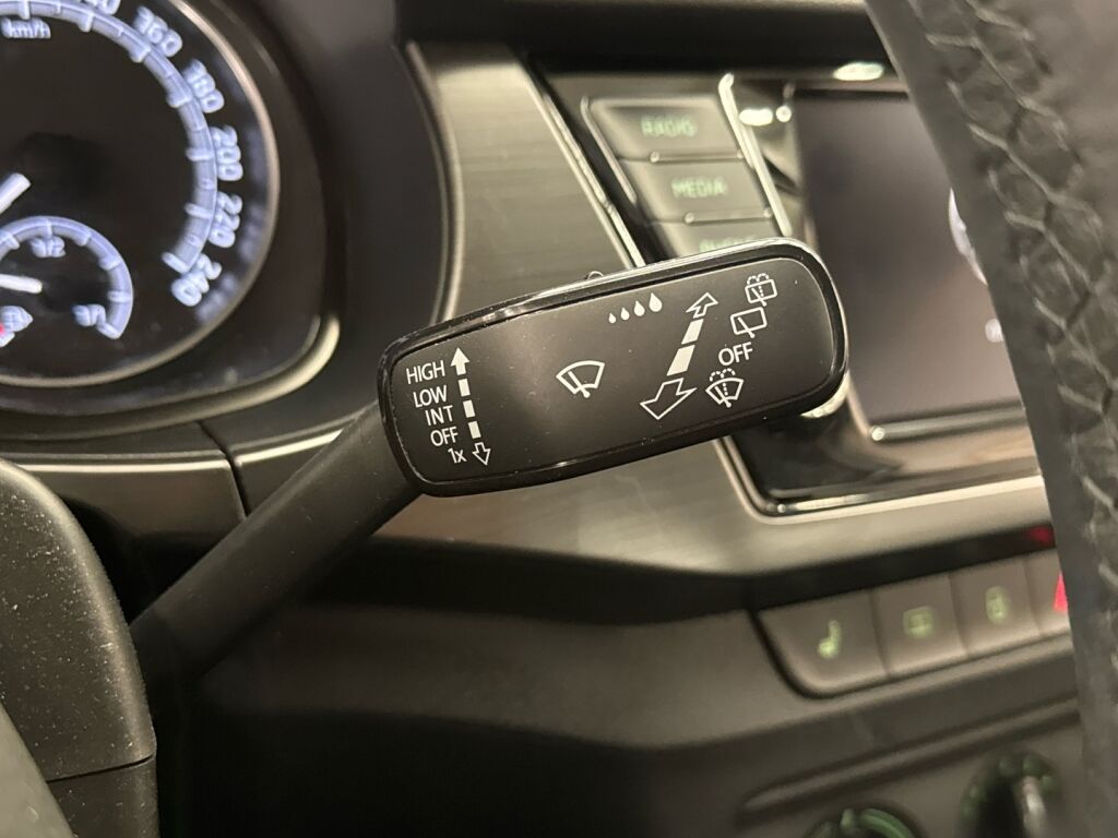 Skoda Fabia 2019 Valkoinen