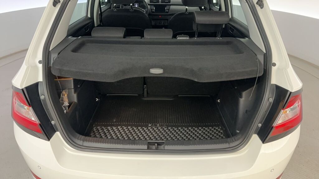 Skoda Fabia 2019 Valkoinen