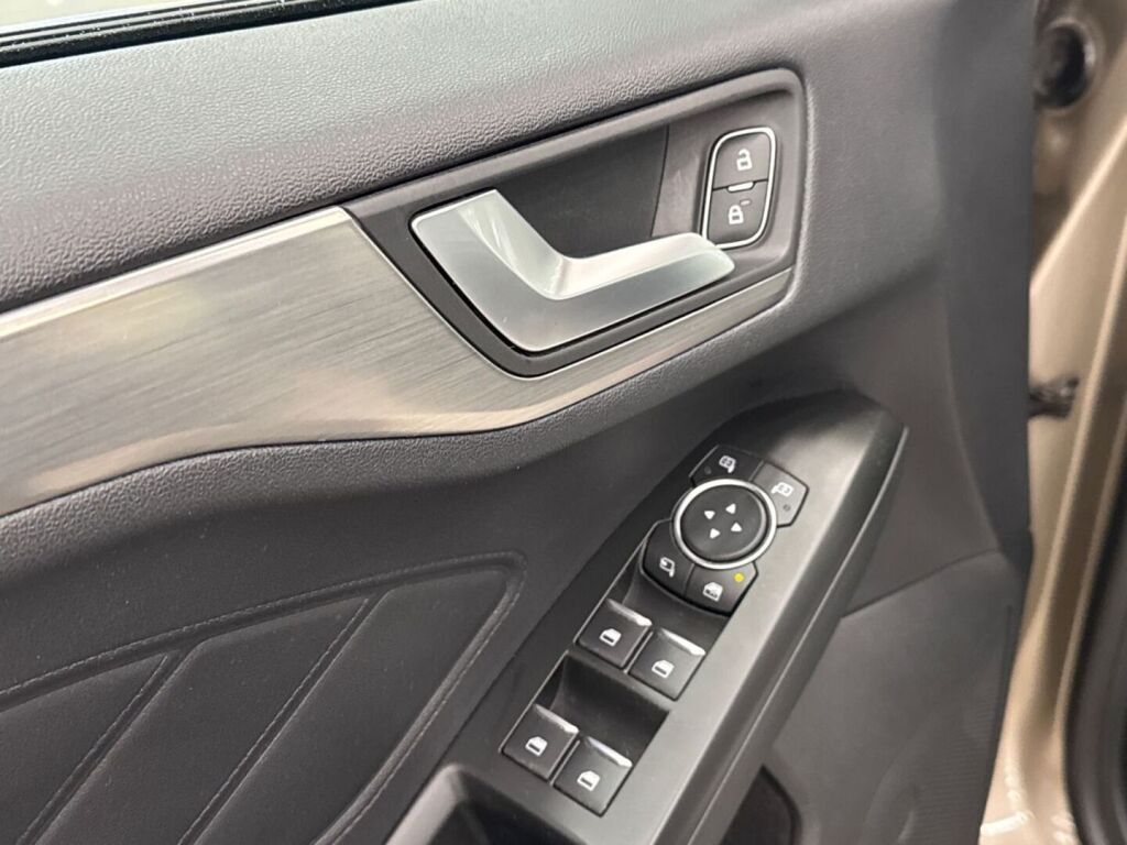 Ford Focus 2019 Harmaa