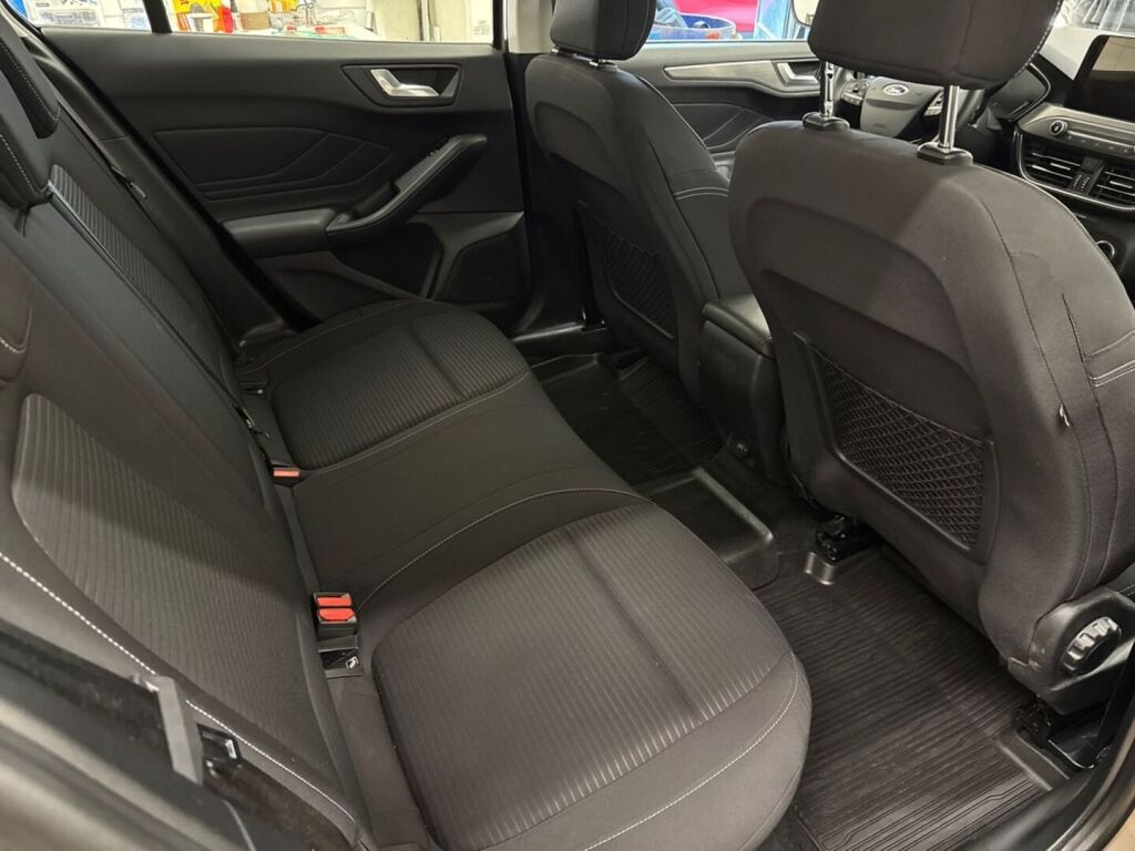 Ford Focus 2019 Harmaa