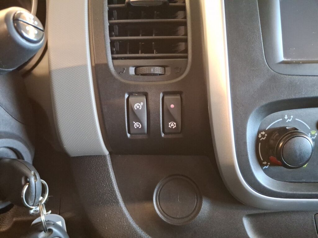 Nissan NV300 2019 Valkoinen