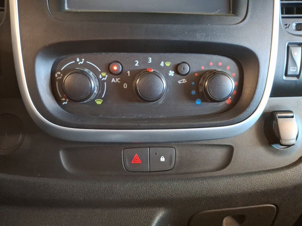 Nissan NV300 2019 Valkoinen