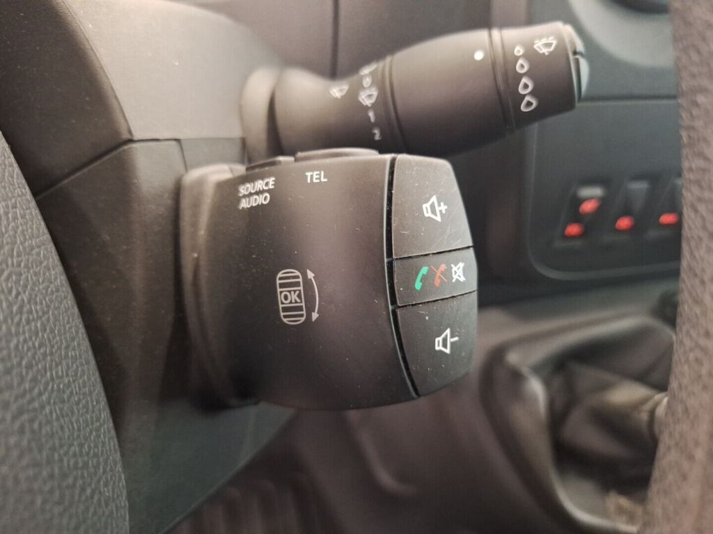 Nissan NV400 2019 Harmaa