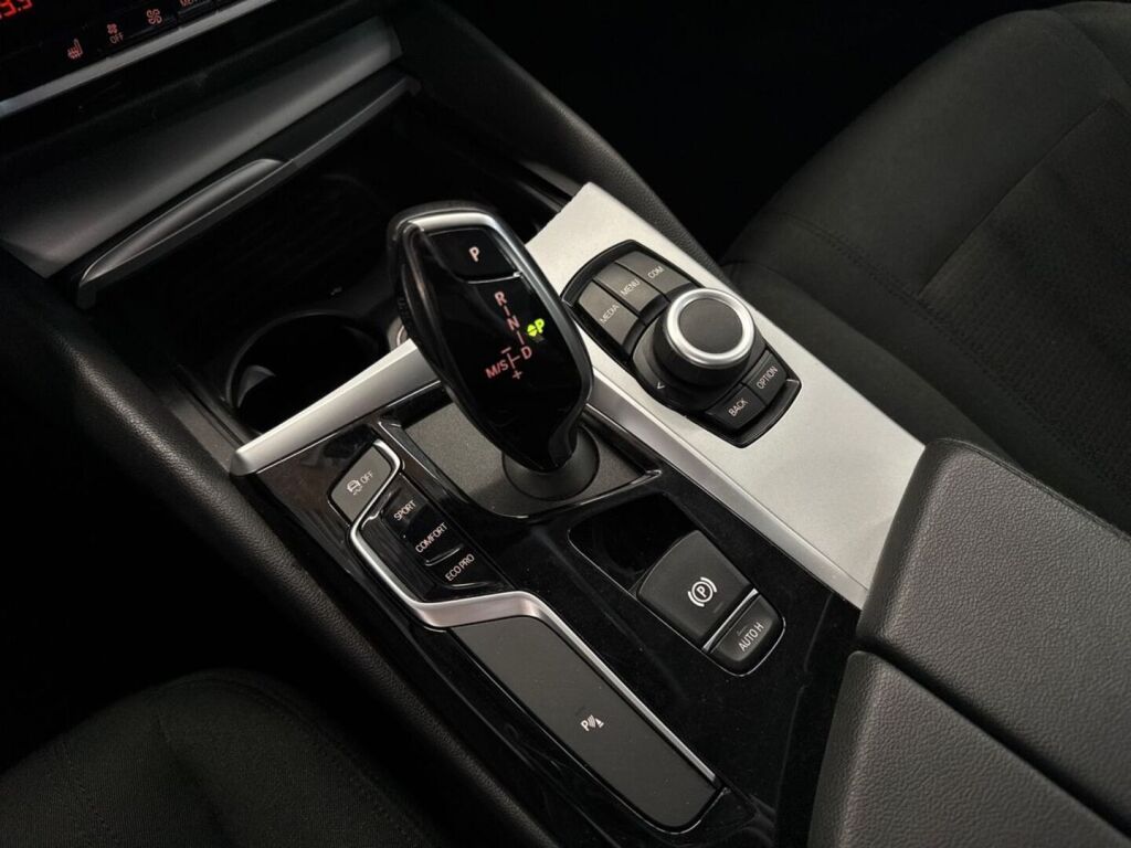 BMW 520 2019 Musta
