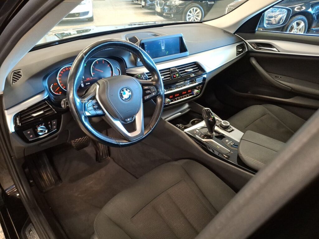 BMW 520 2019 Musta