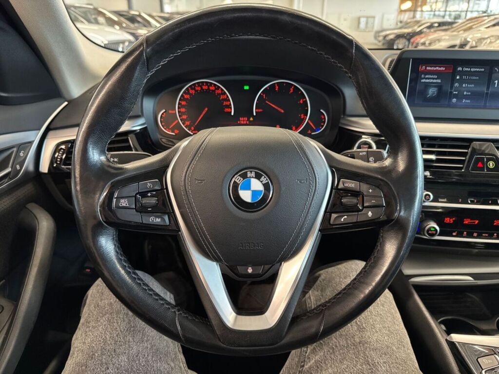 BMW 520 2019 Musta