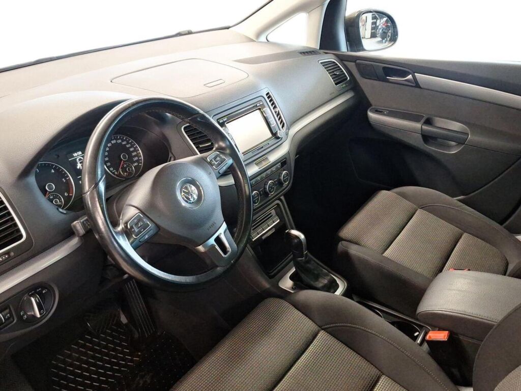Volkswagen Sharan 2015 Ruskea (beige)