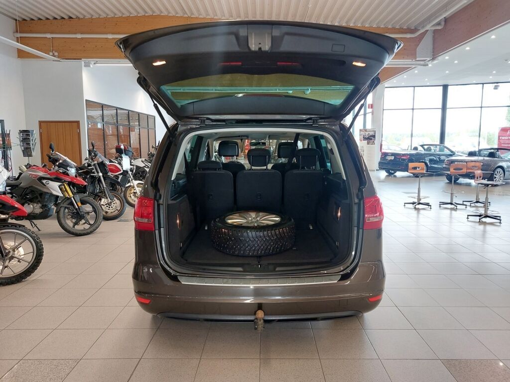 Volkswagen Sharan 2015 Ruskea (beige)