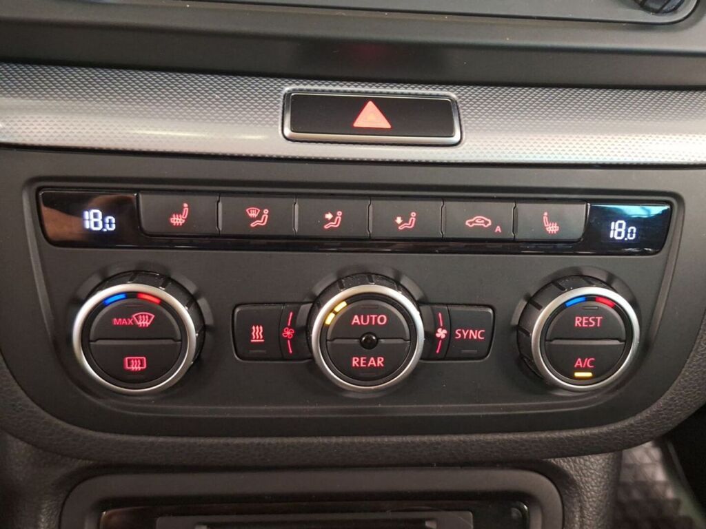 Volkswagen Sharan 2015 Ruskea (beige)
