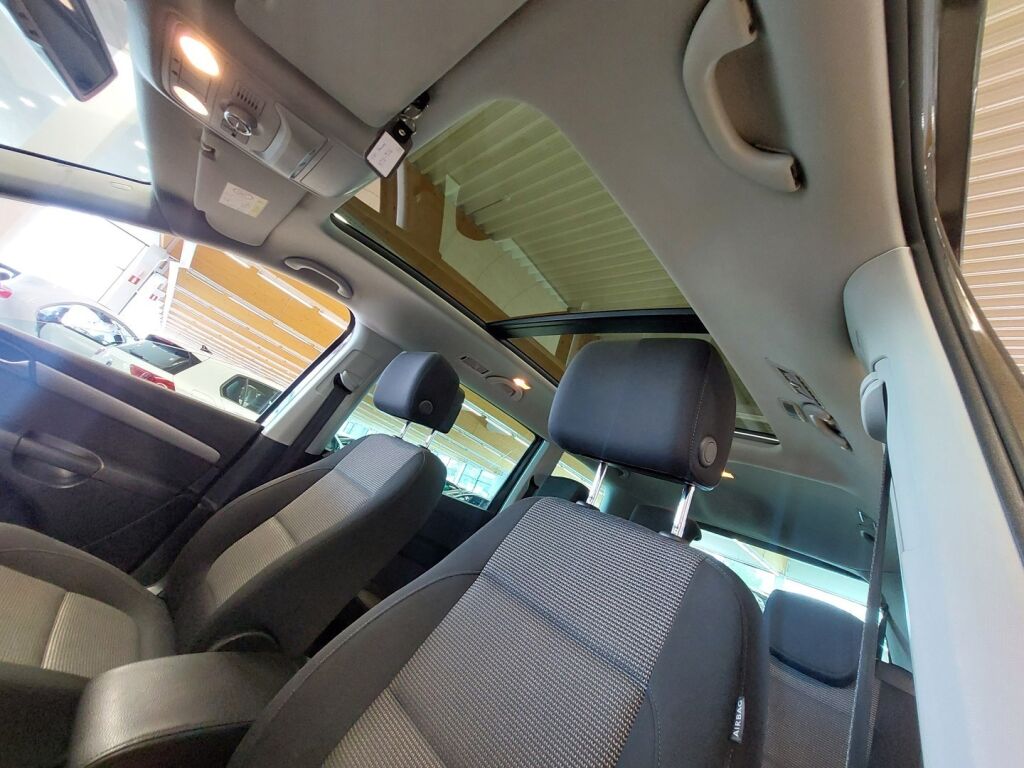 Volkswagen Sharan 2015 Ruskea (beige)