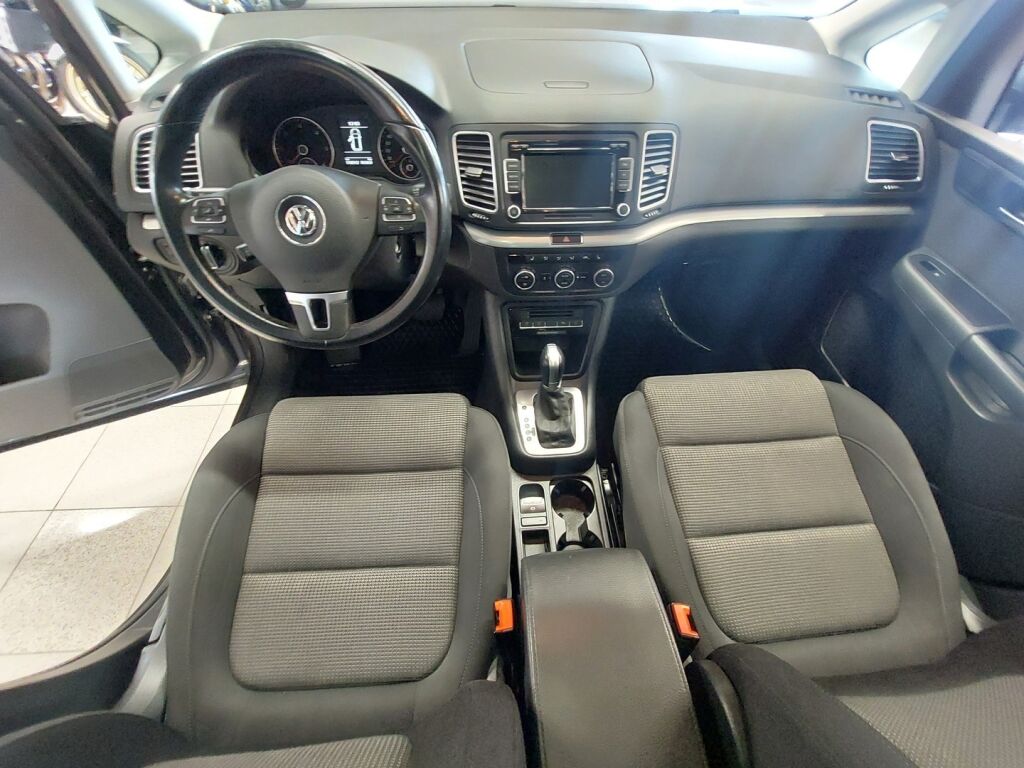 Volkswagen Sharan 2015 Ruskea (beige)