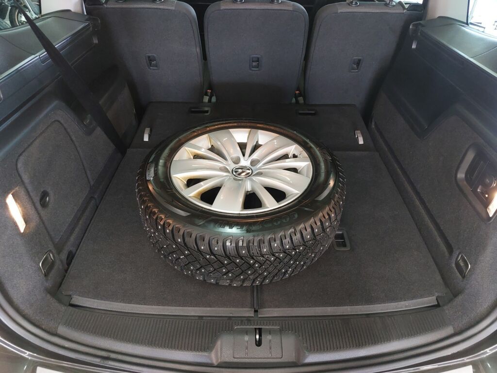 Volkswagen Sharan 2015 Ruskea (beige)