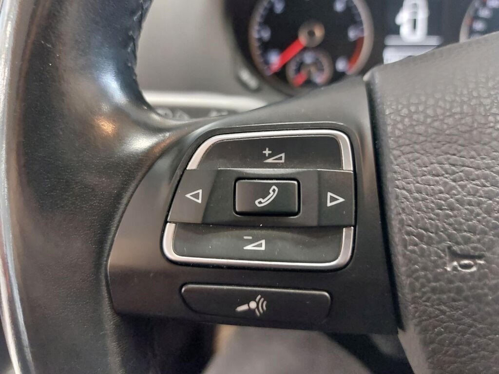 Volkswagen Sharan 2015 Ruskea (beige)