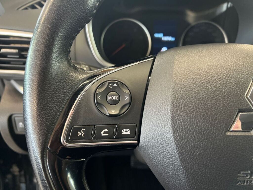 Mitsubishi Eclipse Cross 2019 Musta
