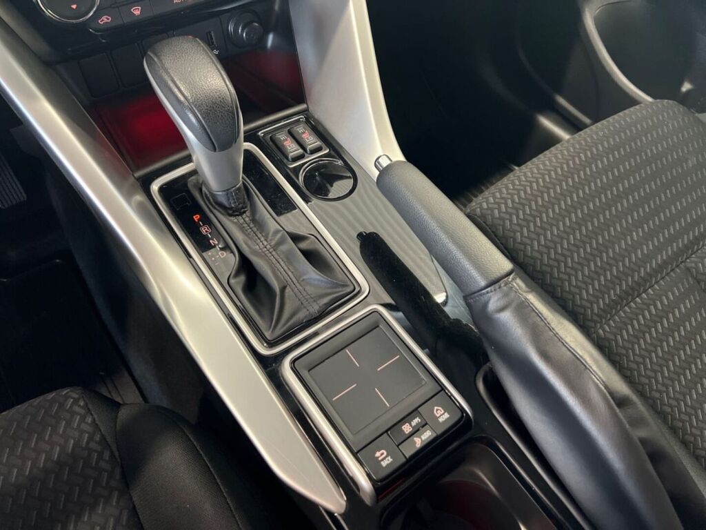 Mitsubishi Eclipse Cross 2019 Musta