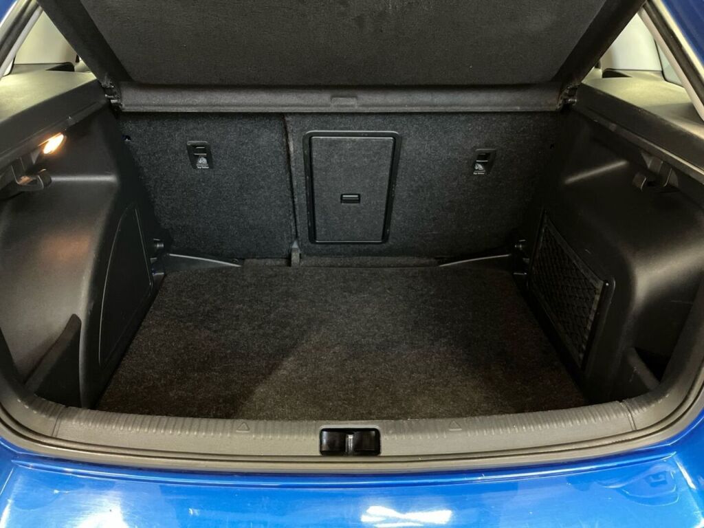 Skoda Rapid 2018 Sininen