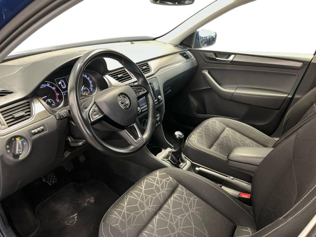 Skoda Rapid 2018 Sininen