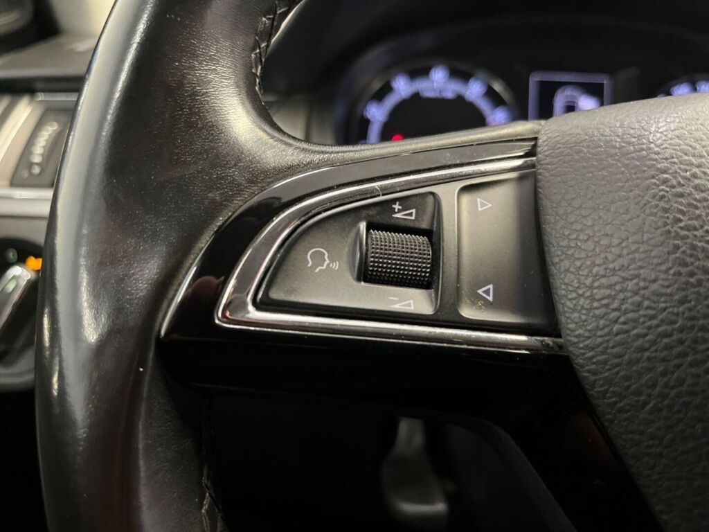 Skoda Rapid 2018 Sininen