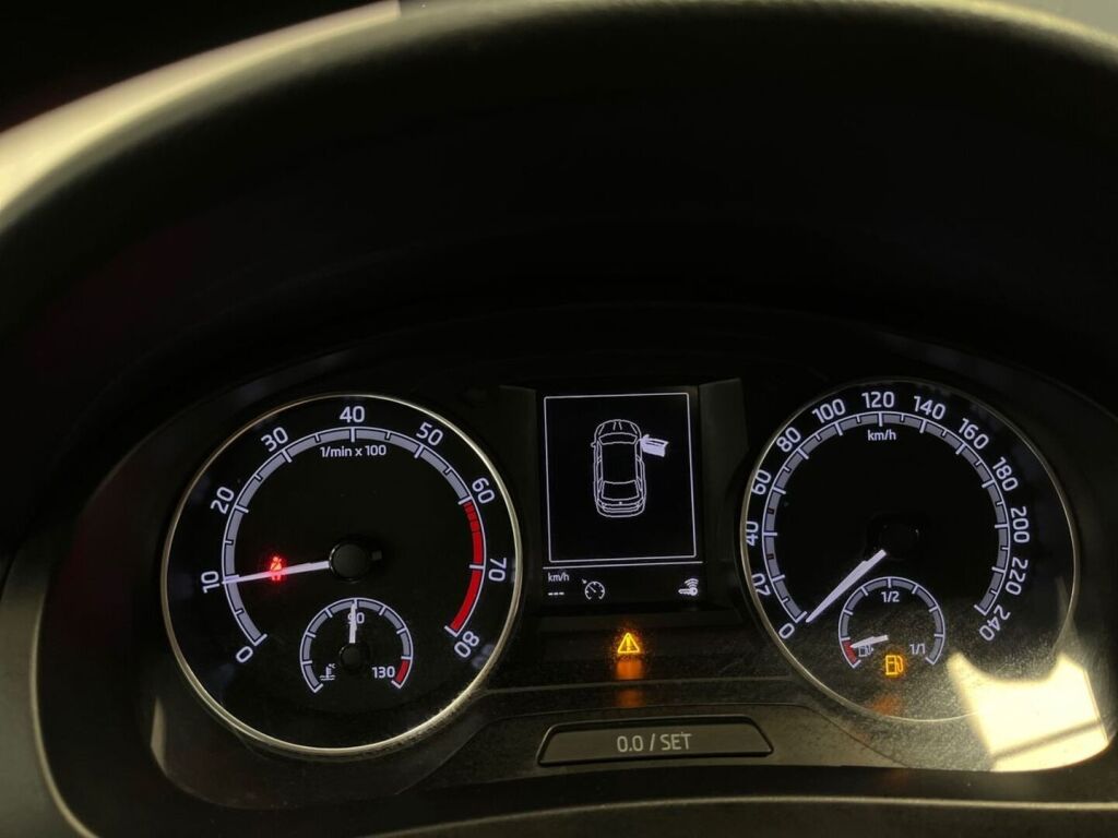 Skoda Rapid 2018 Sininen