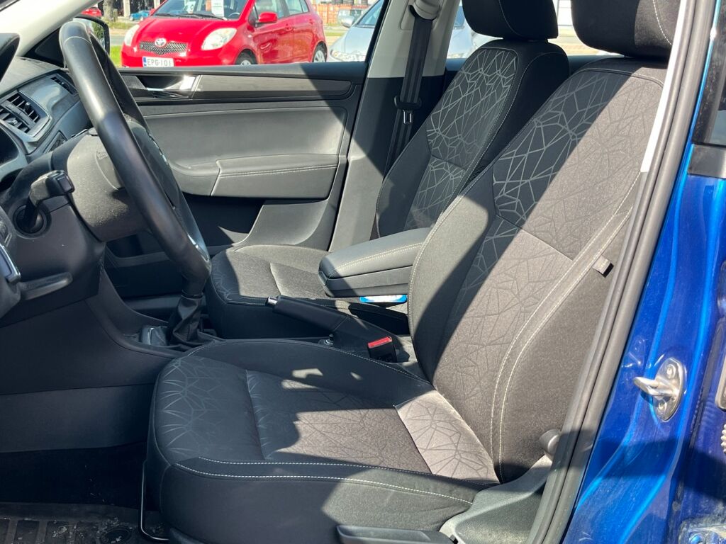 Skoda Rapid 2019 Sininen