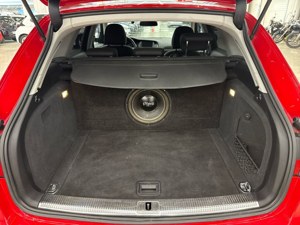 Audi A4 2013 Punainen