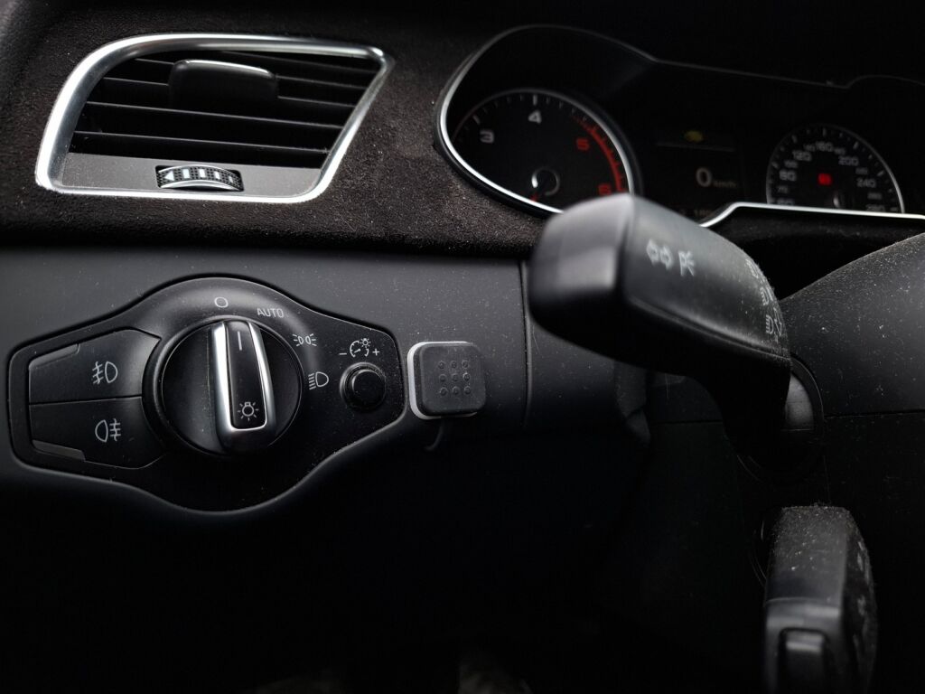 Audi A4 2013 Punainen