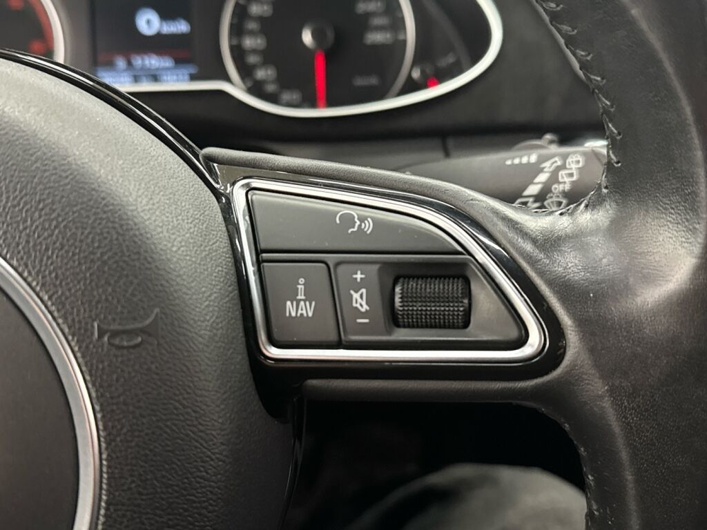 Audi A4 2013 Punainen