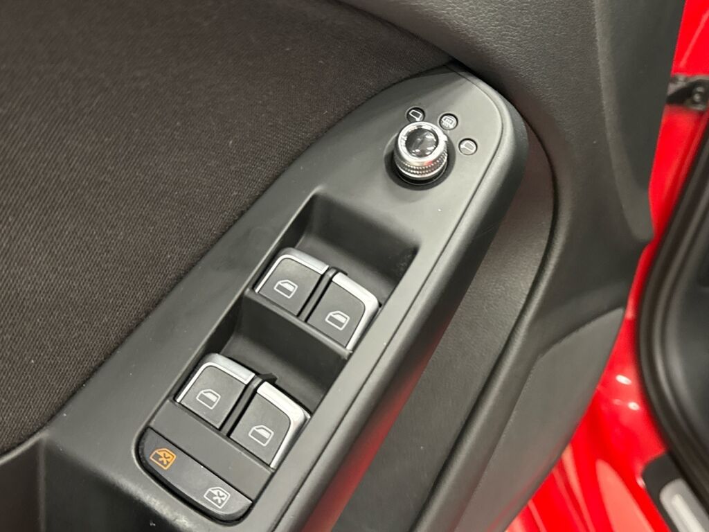 Audi A4 2013 Punainen