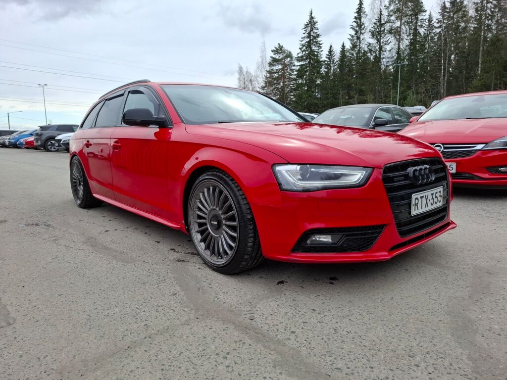 Audi A4 2013 Punainen