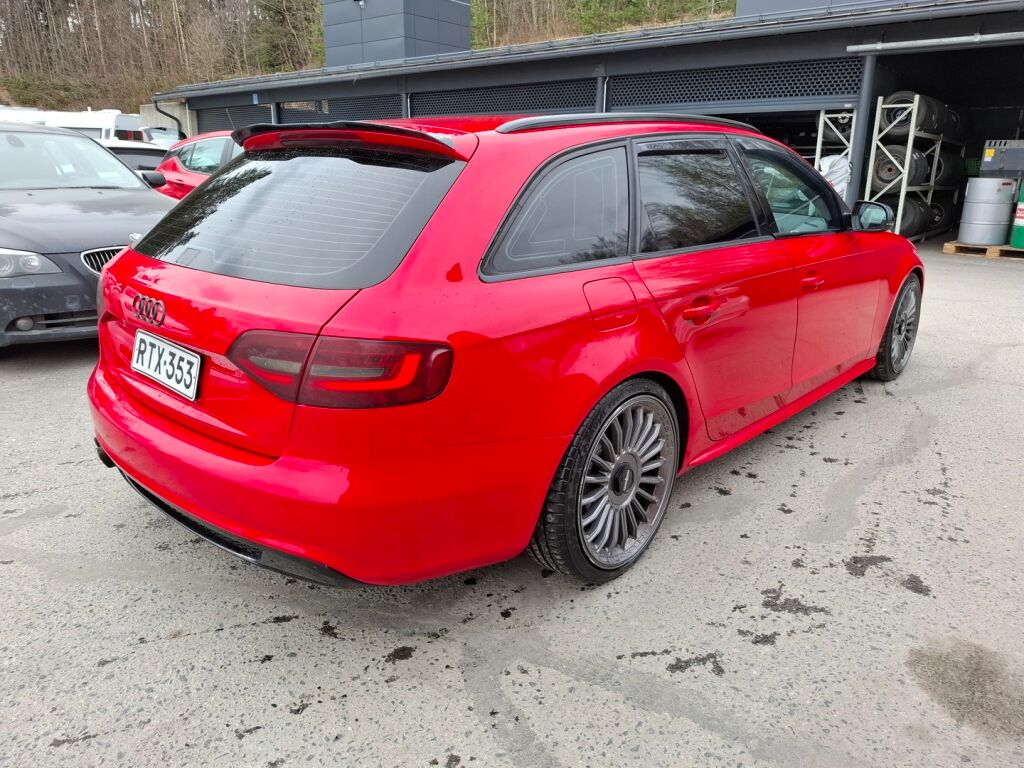 Audi A4 2013 Punainen