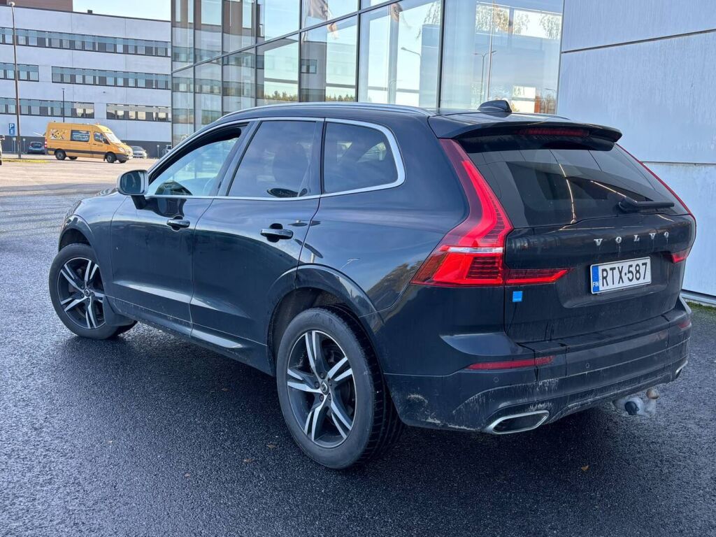 Volvo XC60 2019 Musta
