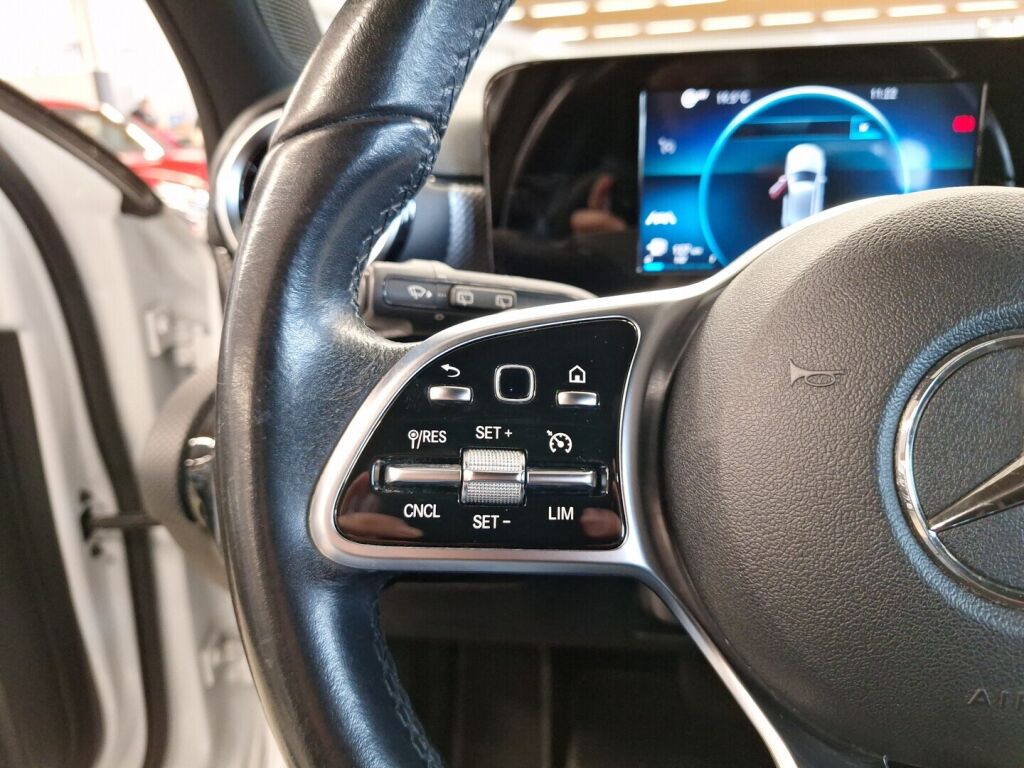 Mercedes-Benz A 2019 Valkoinen