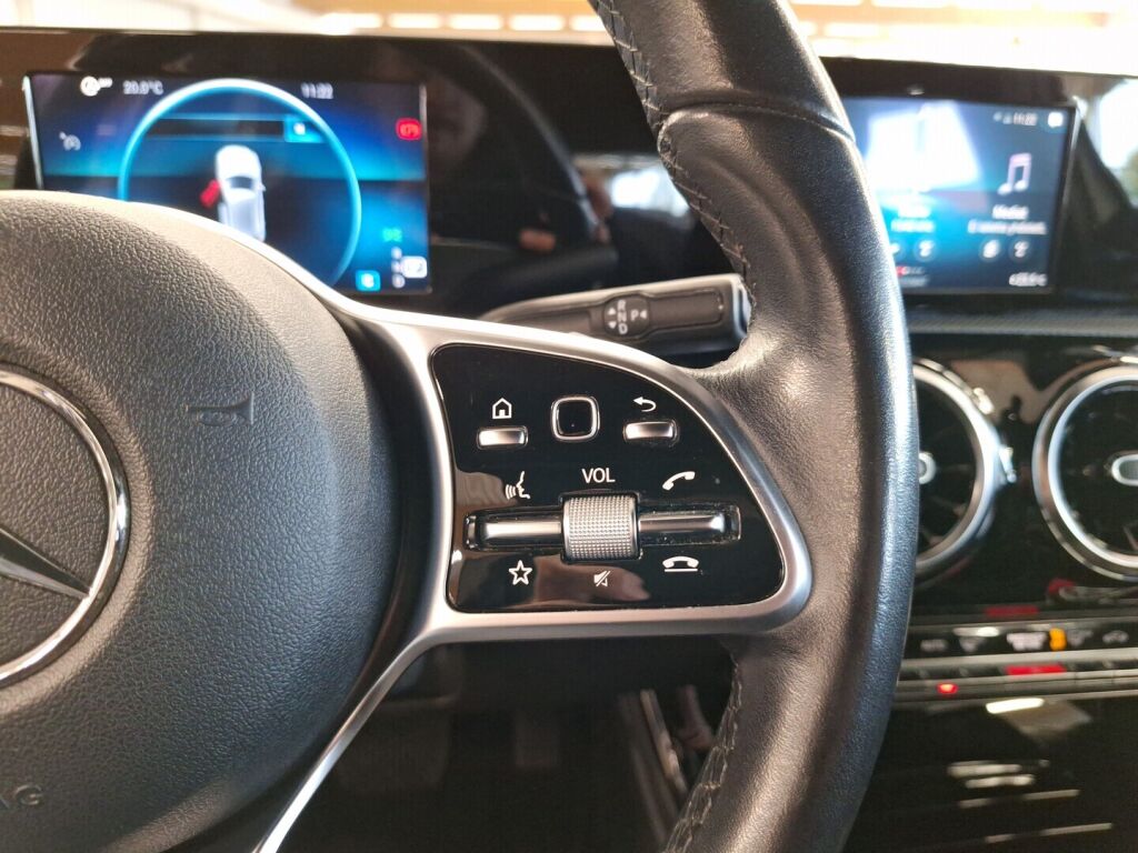 Mercedes-Benz A 2019 Valkoinen