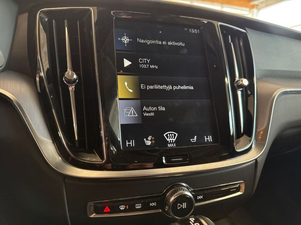 Volvo V60 2019 Valkoinen