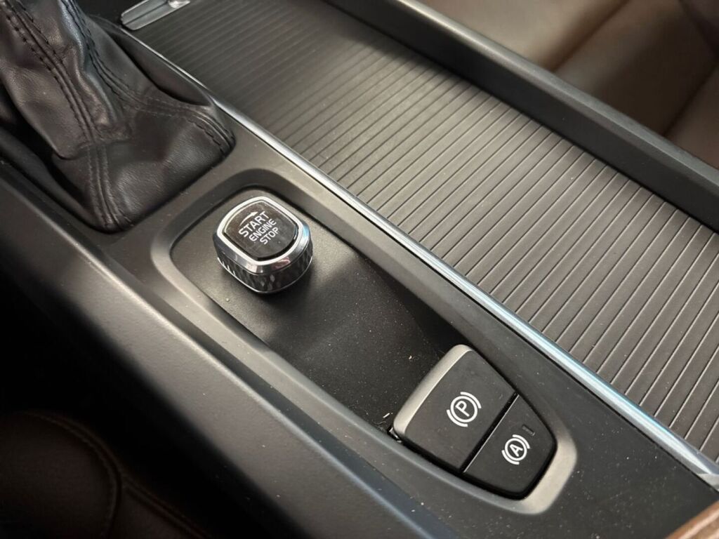 Volvo V60 2019 Valkoinen