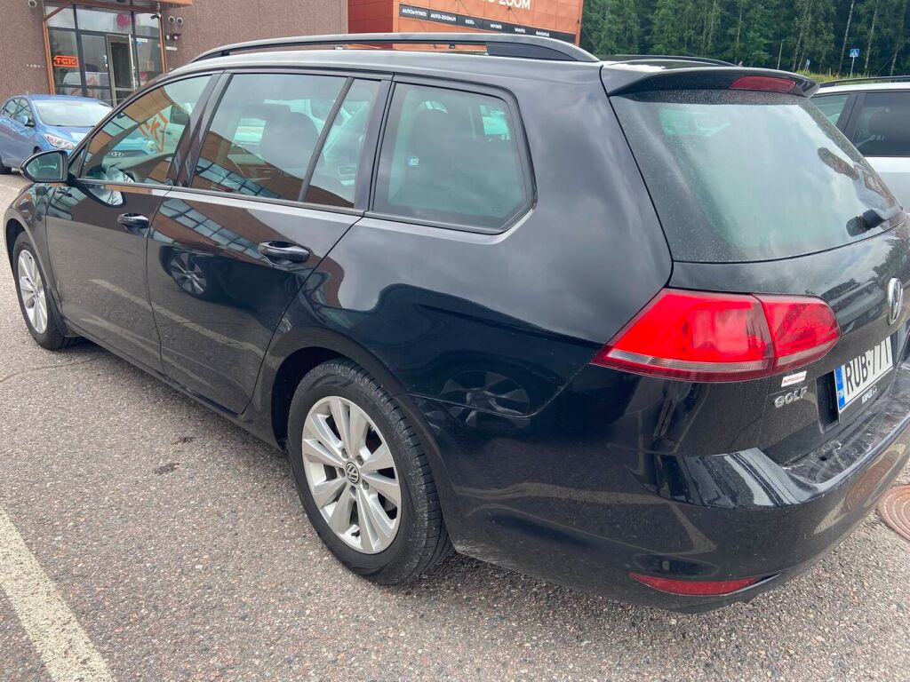Volkswagen Golf 2015 Musta
