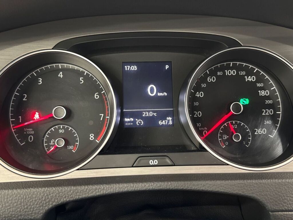 Volkswagen Golf 2015 Musta