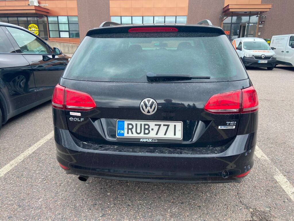 Volkswagen Golf 2015 Musta