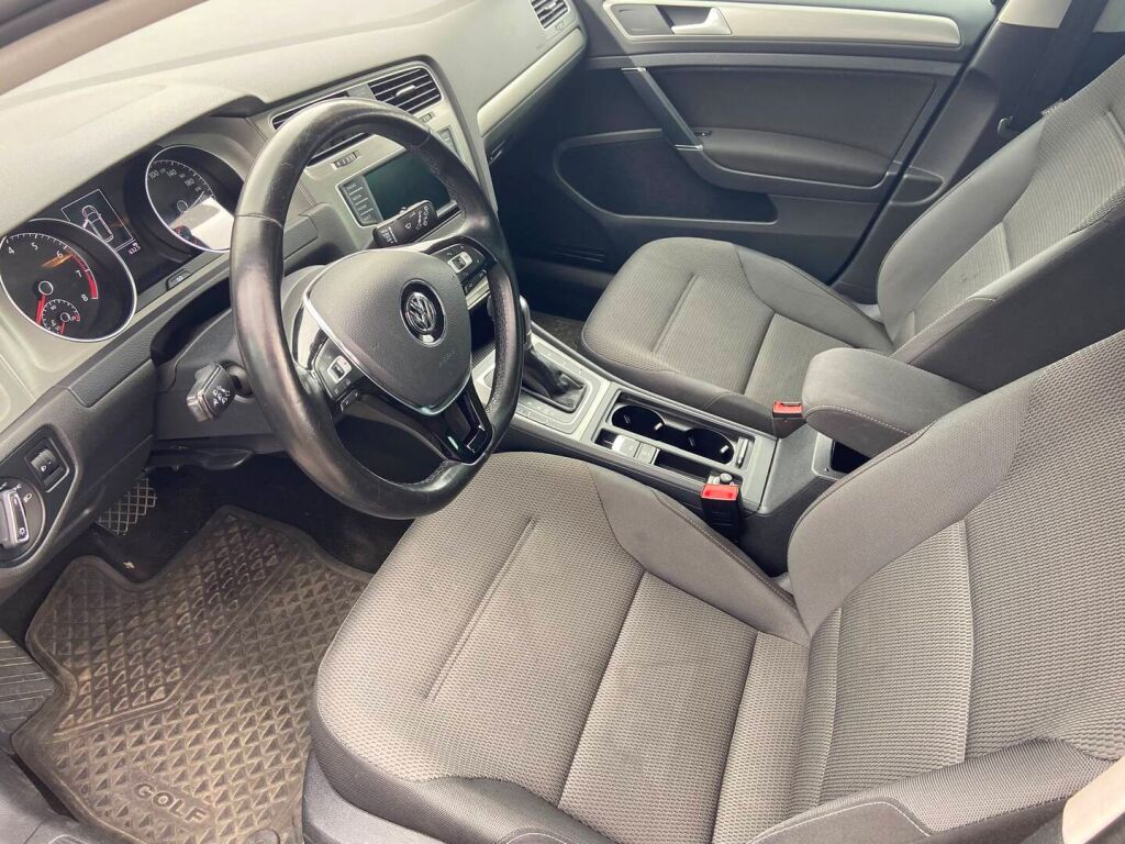 Volkswagen Golf 2015 Musta