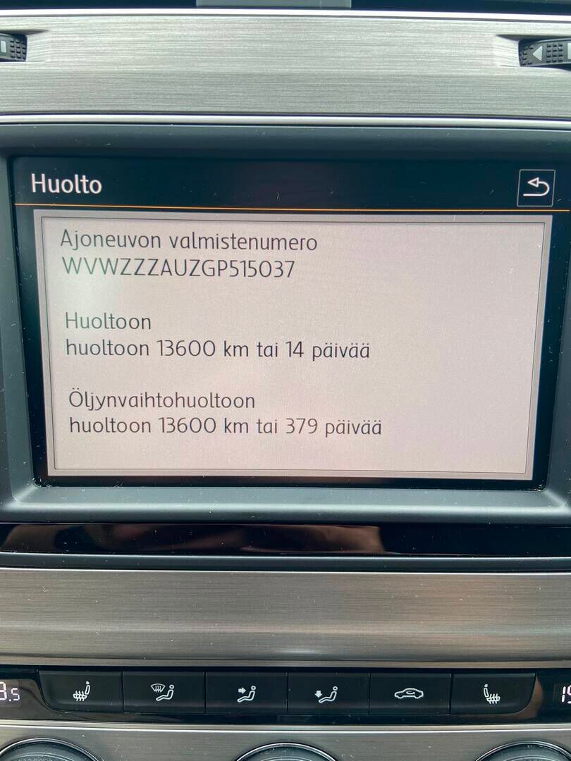 Volkswagen Golf 2015 Musta