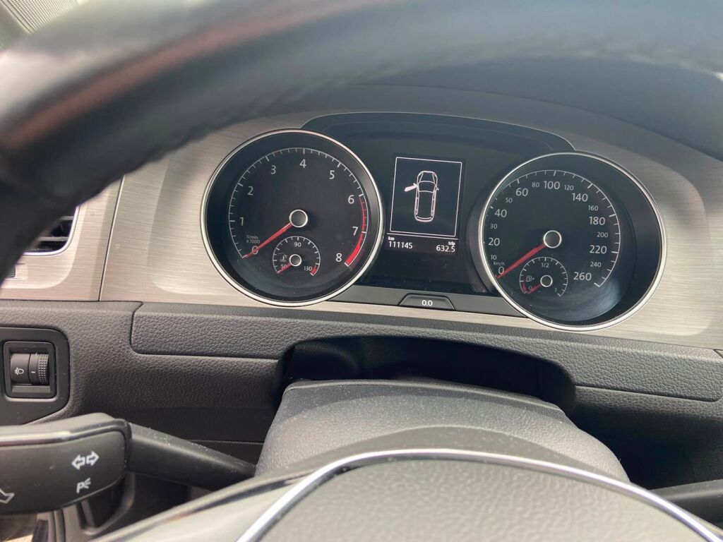 Volkswagen Golf 2015 Musta