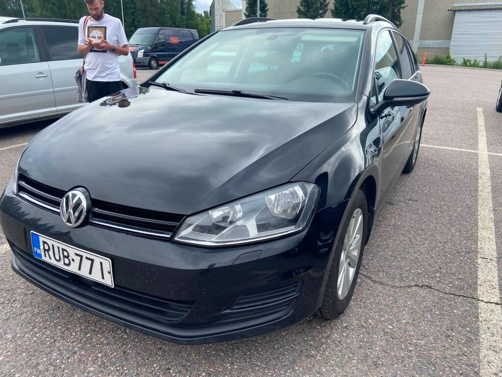 Volkswagen Golf 2015 Musta