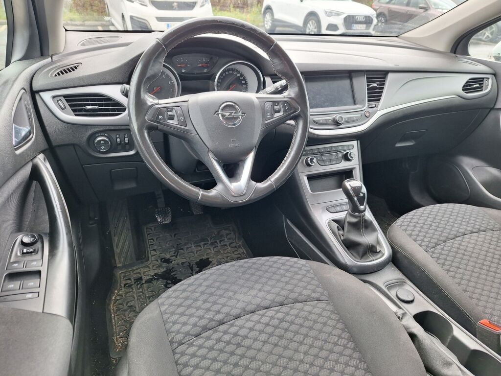 Opel Astra 2019 Valkoinen